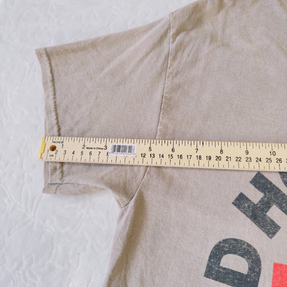 Graphic Tee. Unisex. Size L - Picture 15 of 16